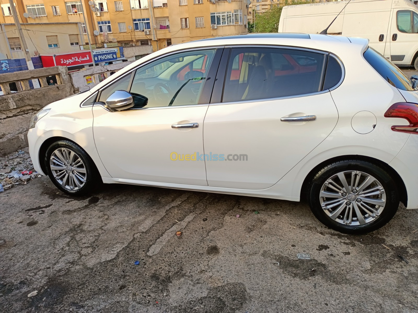 Peugeot 208 2016 Allure Facelift