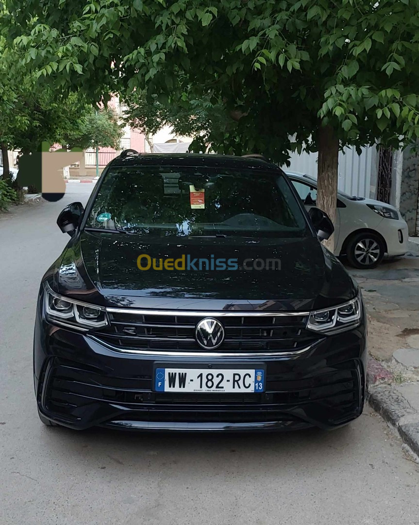 Volkswagen Tiguan 2023 Black black