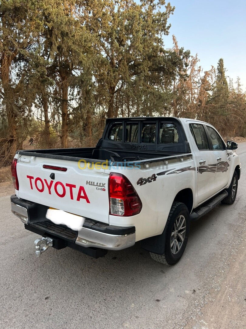 Toyota Hilux 2017 LEGEND DC 4x4