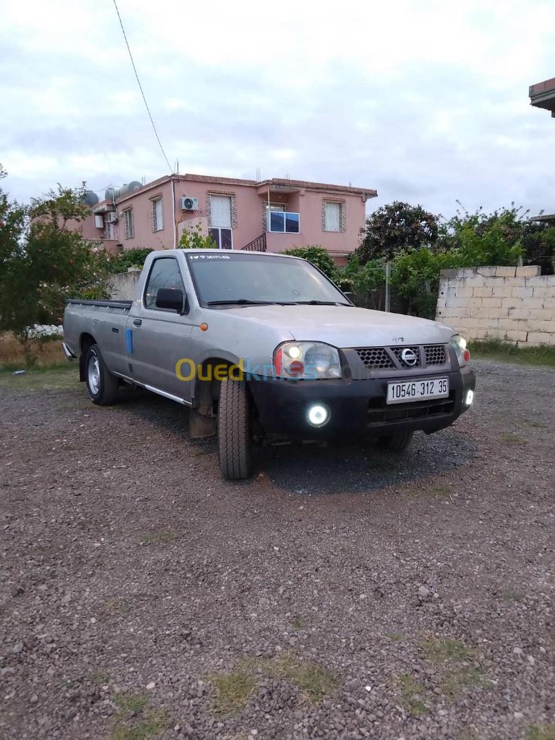 Nissan Pickup 2012 Pickup