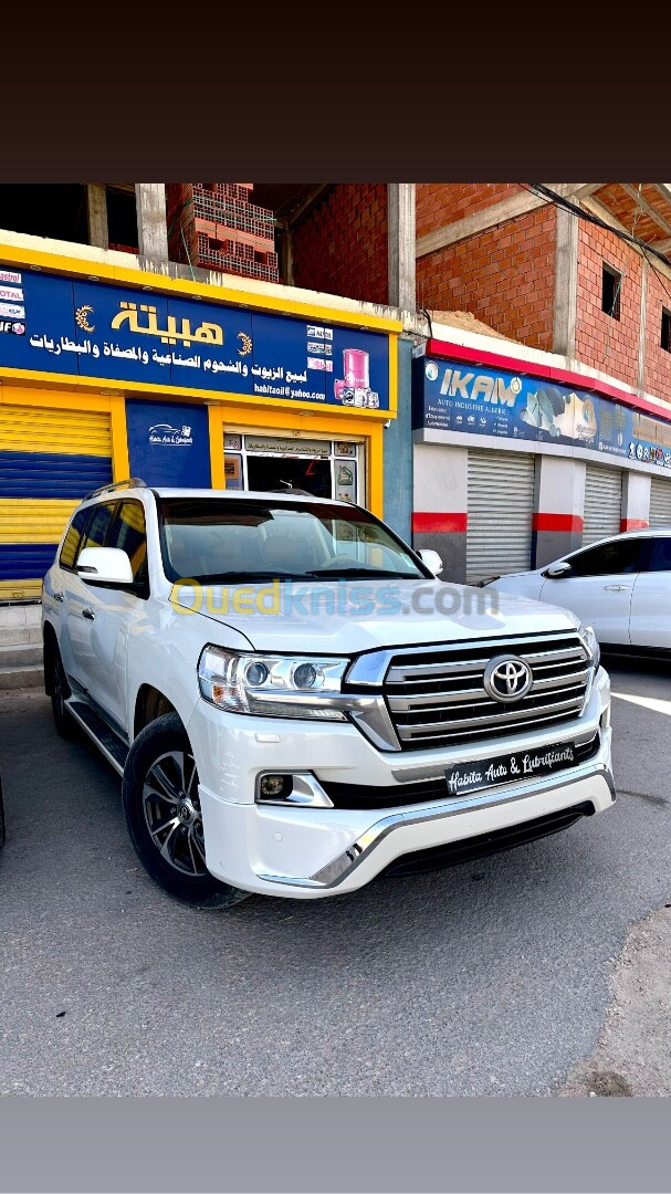 Toyota LAND CRUISER 2018 GXR V8