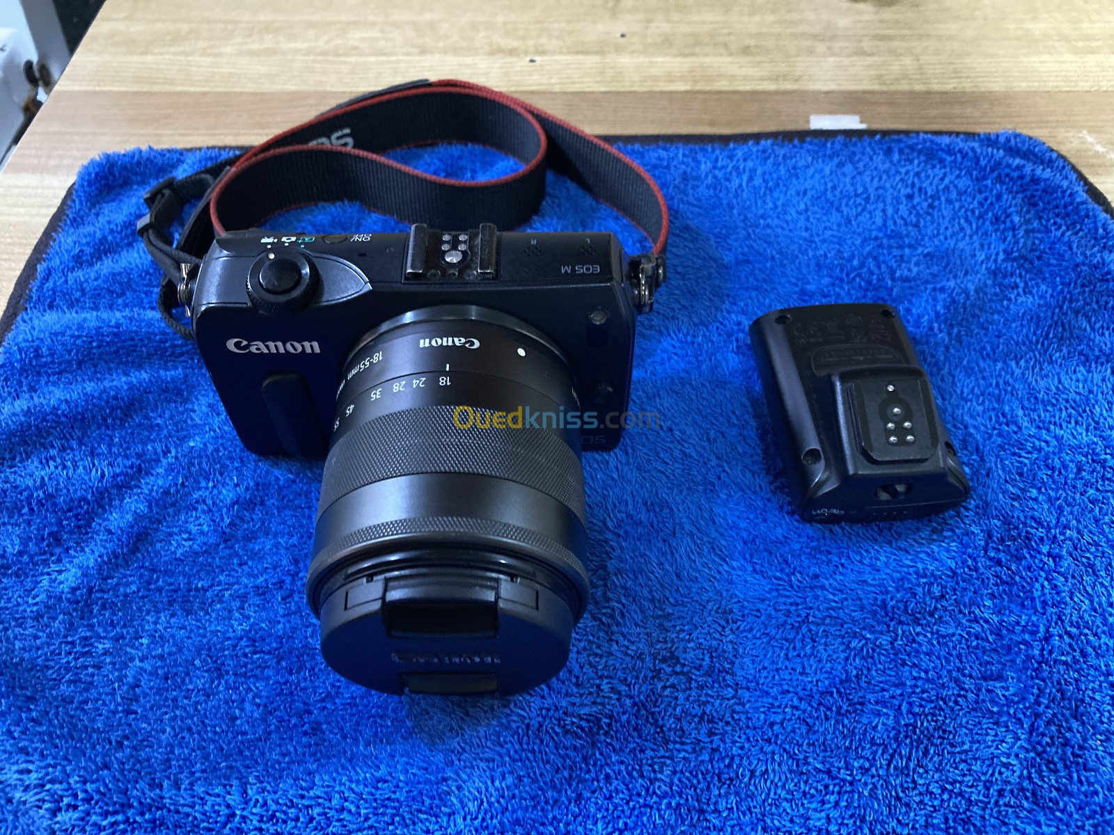 Canon EOS M avec 18-55mm et Flash (VENDU)