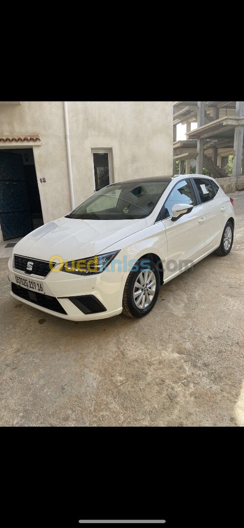 Seat Ibiza 2019 Urban avec toit