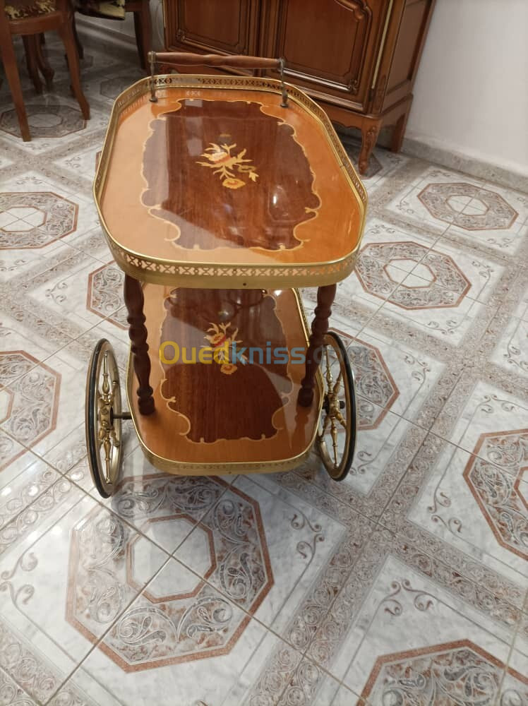 Chariot de bar/chariot de service italien. عربة بار إيطالية/عربة تقديم