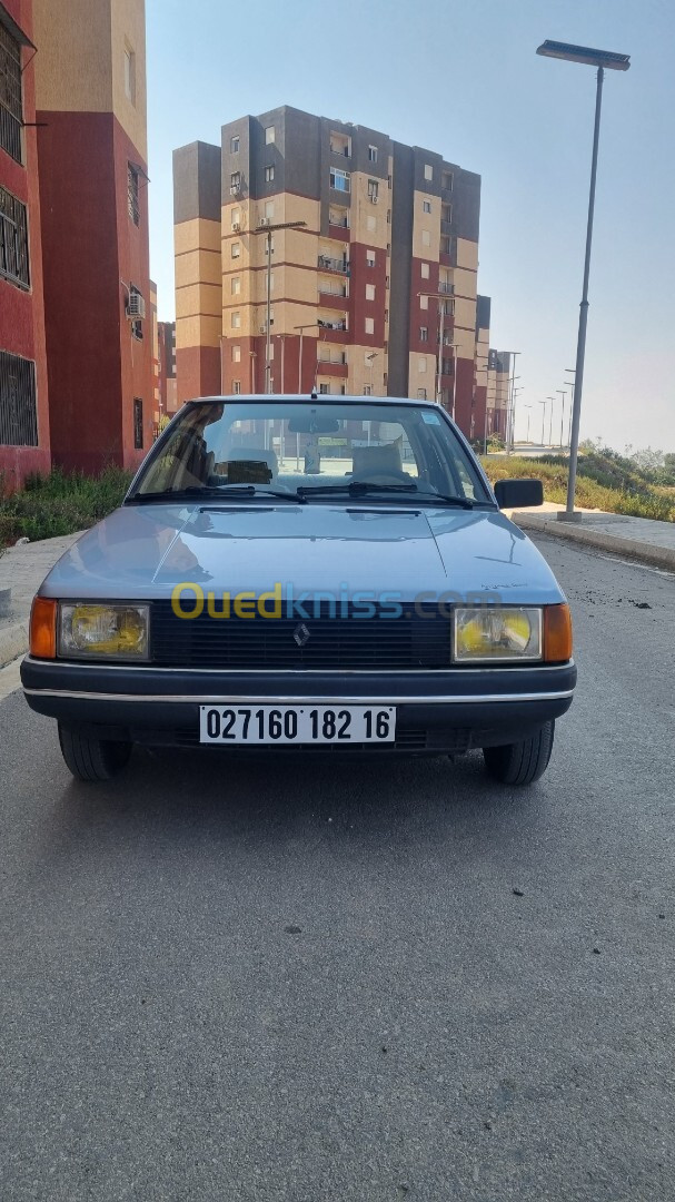 Renault 9 1982 9