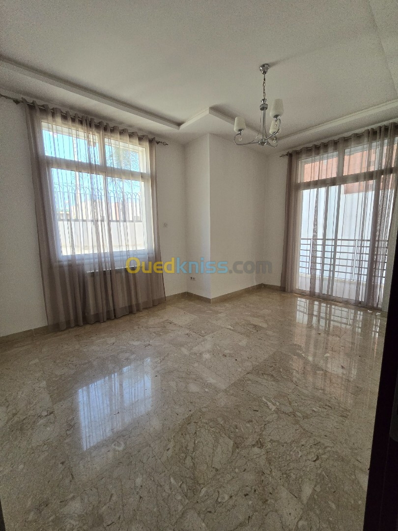 Location Appartement F5 Alger Hydra