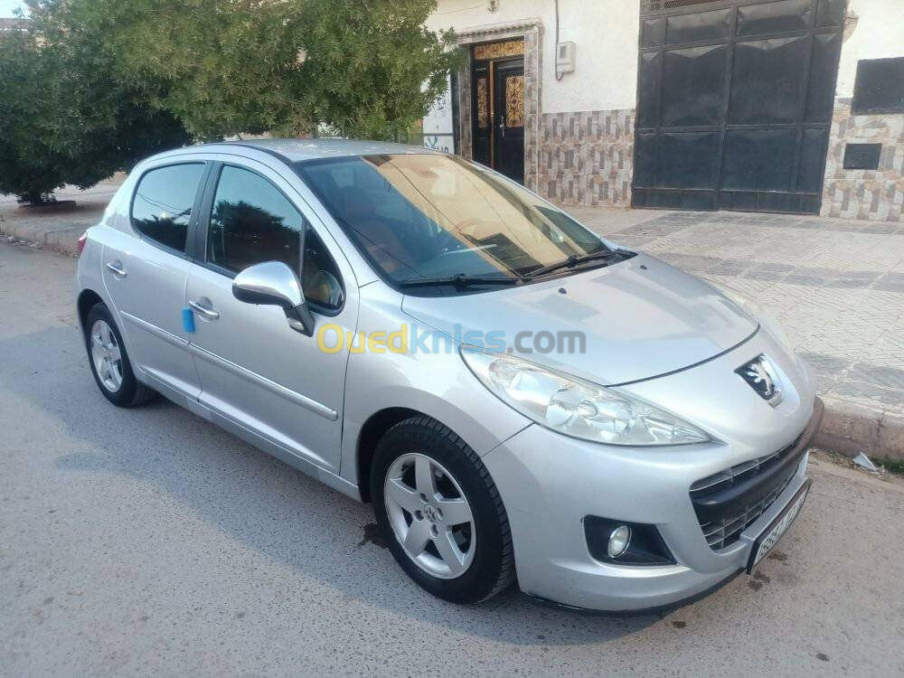 Peugeot 207 2011 Fennec