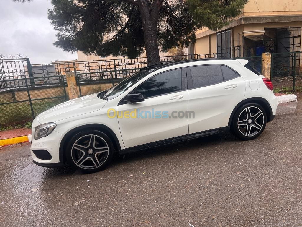 Mercedes GLA 2015 GLA