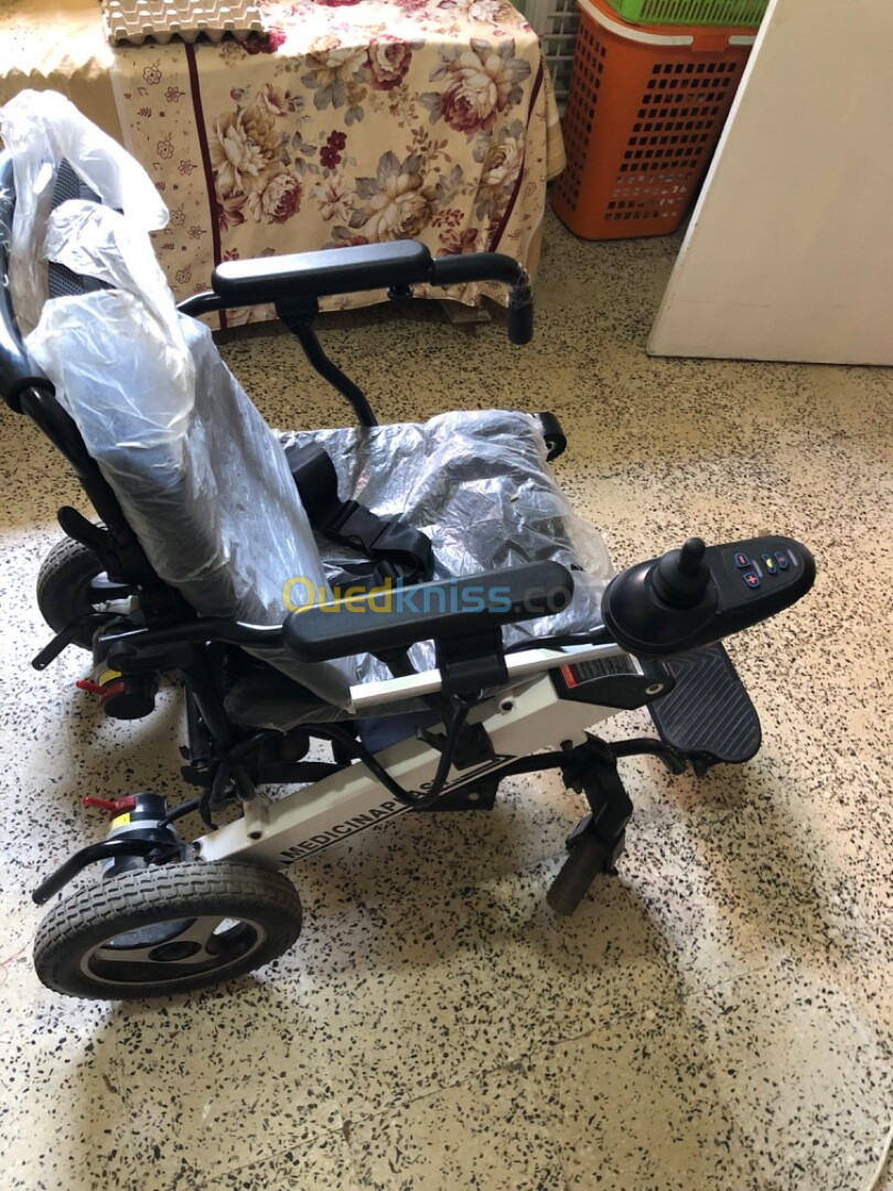 Fauteuil Roulant Electrique Pliable Léger كرسي متحرك كهربائي