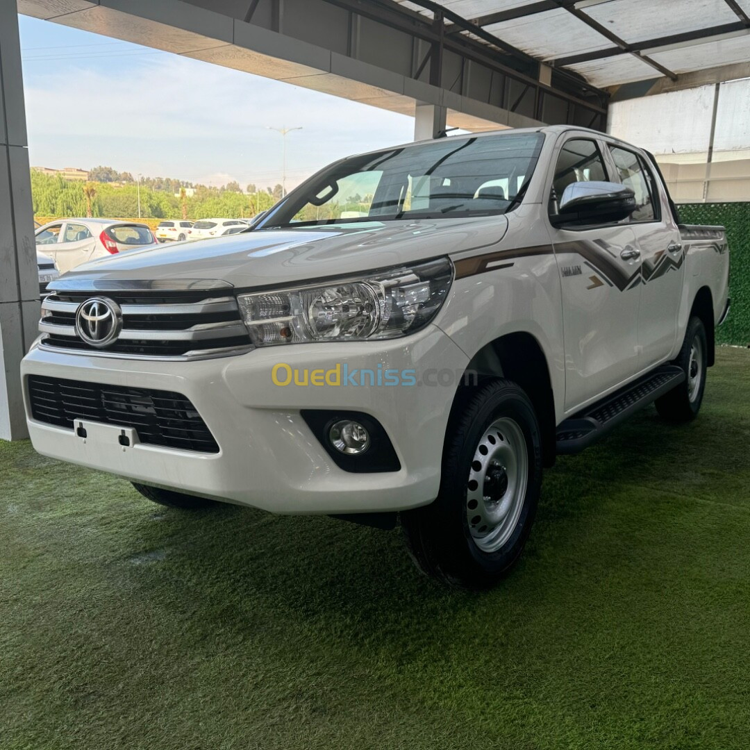 Toyota Hilux 2024 