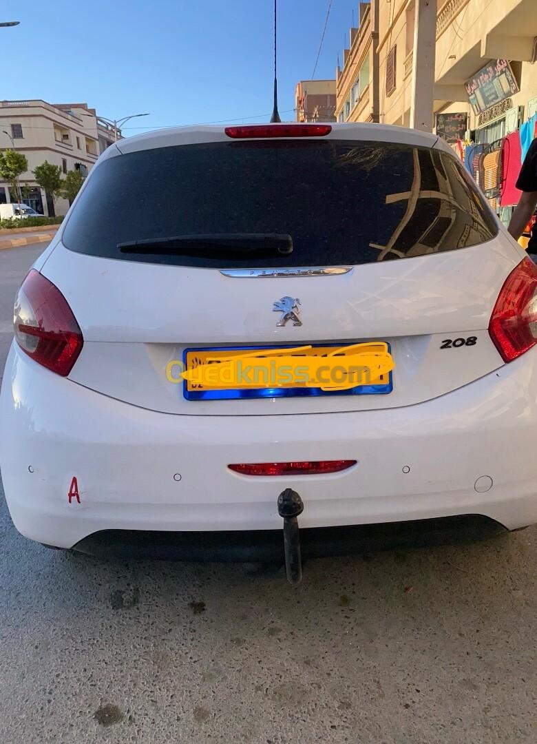 Peugeot 208 2015 Allure