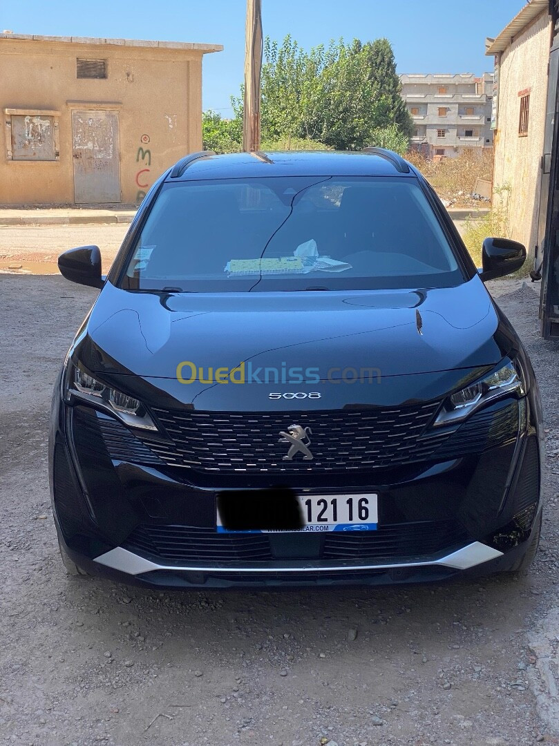 Peugeot 5008 2021 