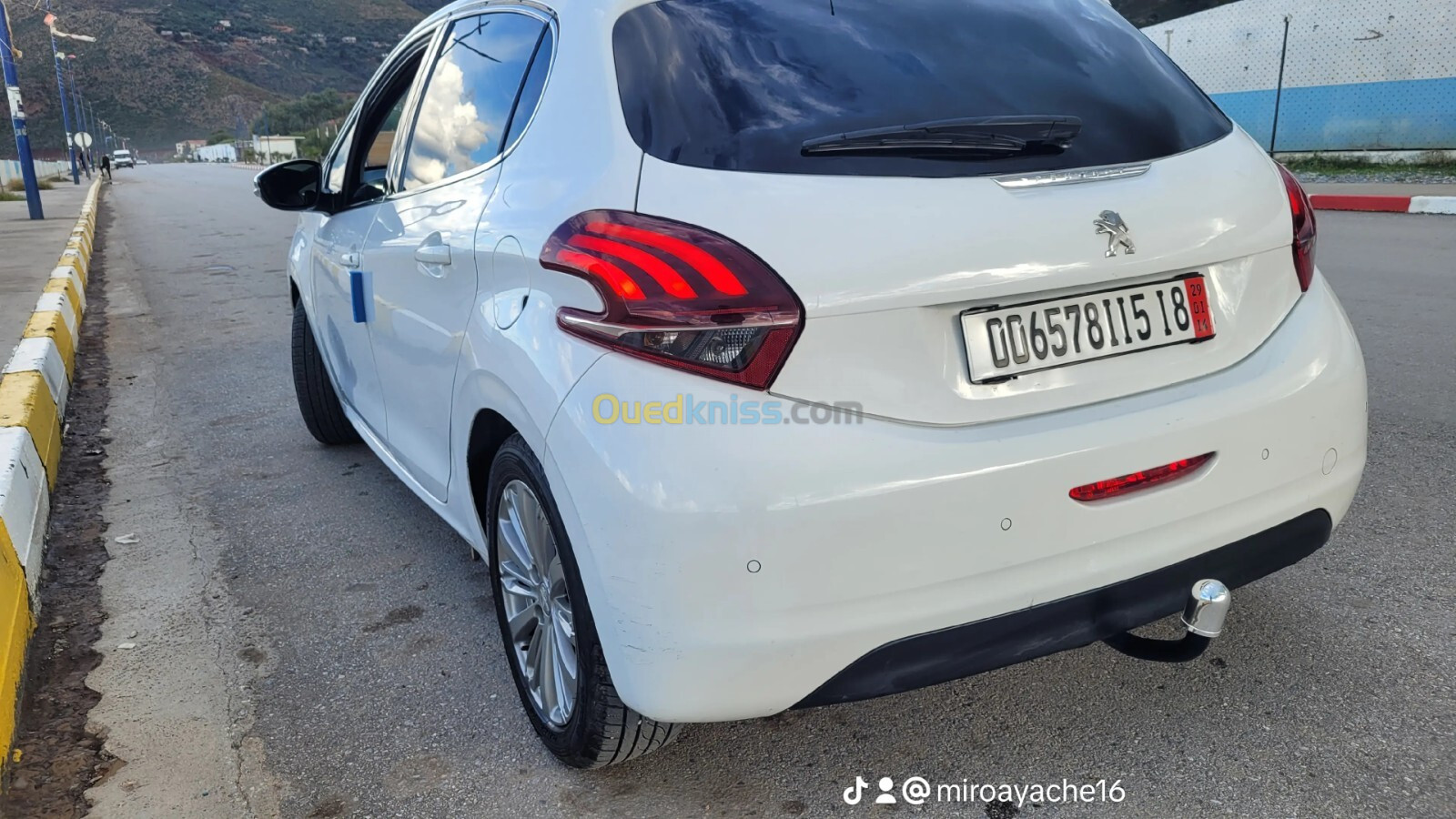 Peugeot 208 2015 208