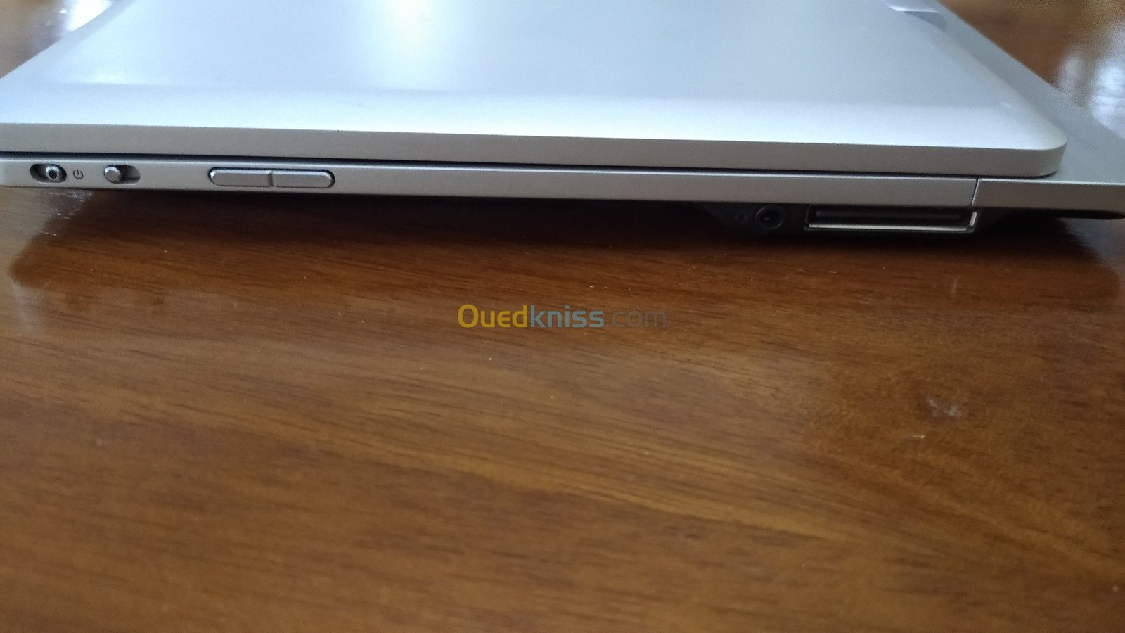 HP Elitebook Revolve 810 G3 tactile /256 SSD/ 4Go Ram/ i5-5200u + stylet générique