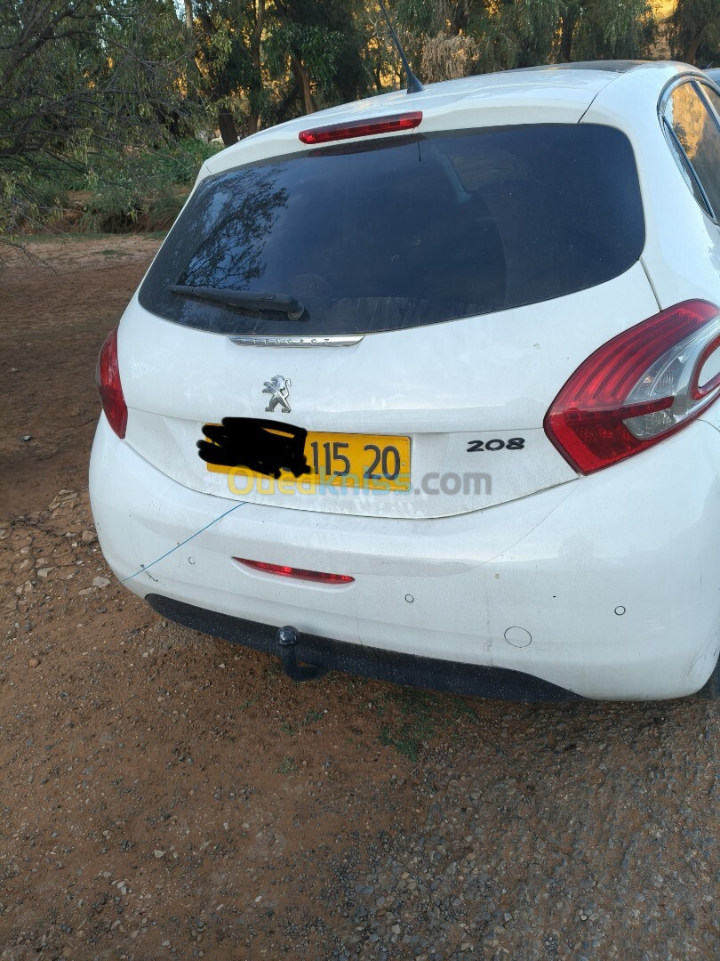 Peugeot 208 2015 Allure