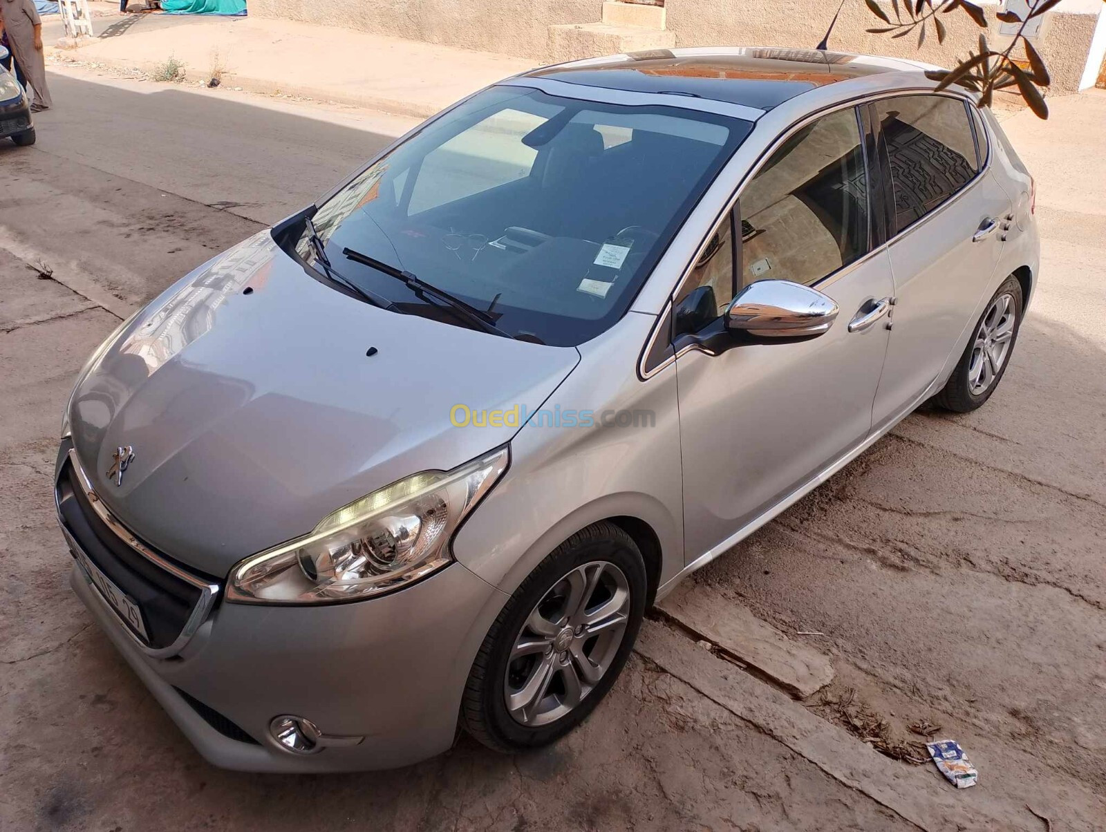 Peugeot 208 2015 Allure