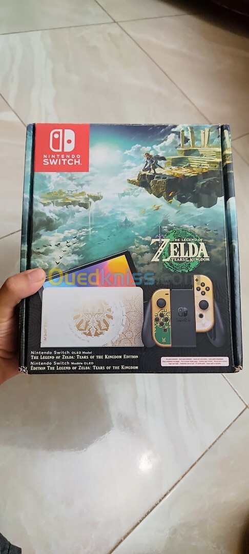 Nintendo Switch Oled Edition Zelda Puce + SD Samsung Evo 128 GB