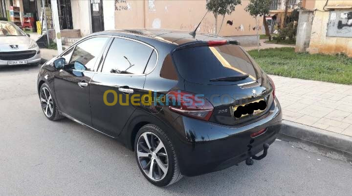 Peugeot 208 2018 Allure Facelift