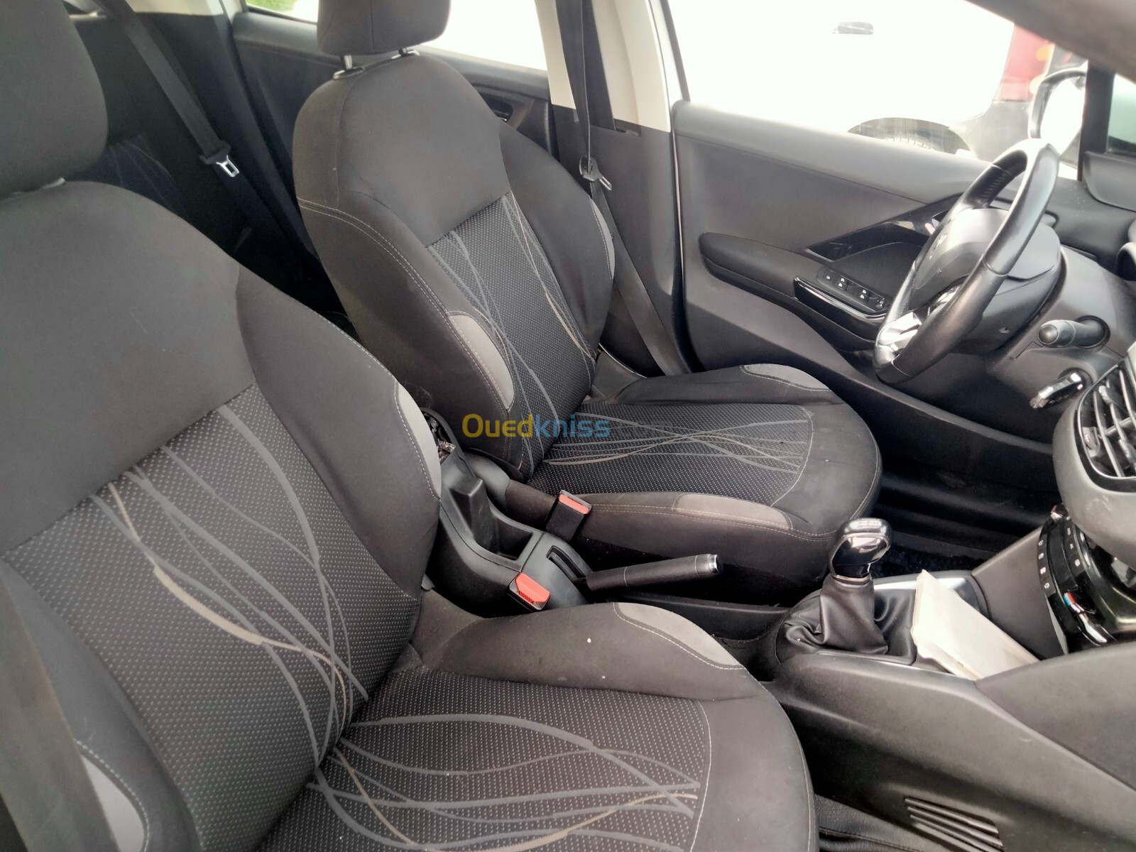 Peugeot 208 2015 208