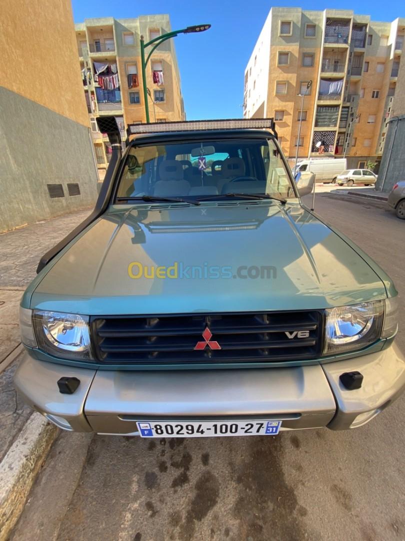 Mitsubishi Pajero Court 2000 V6 3000