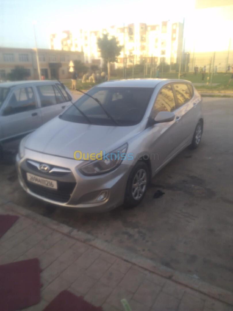 Hyundai Accent RB  5 portes 2012 