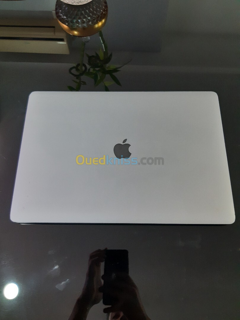  Macbook pro 2019 16" i7 Sans chargeur