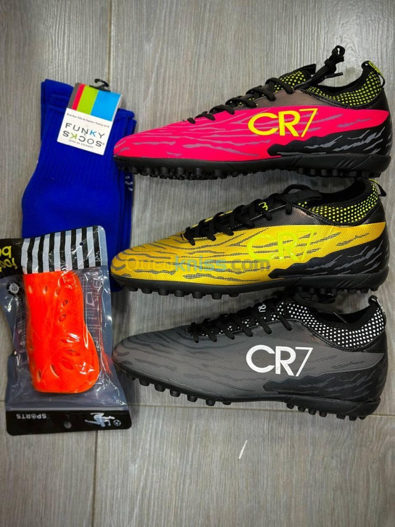 Soulier tout terrain CR7 ( 3 )