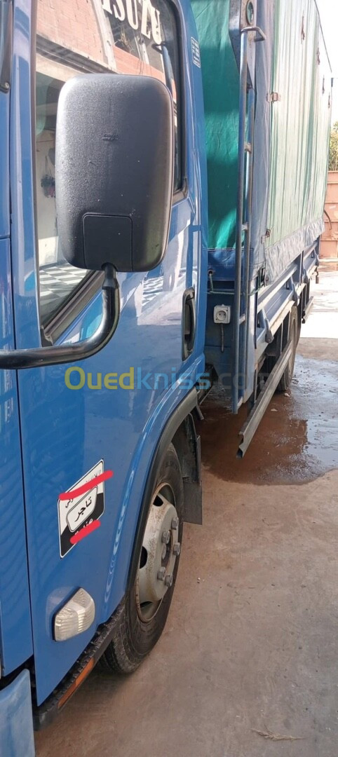 Isuzu Camion 2014