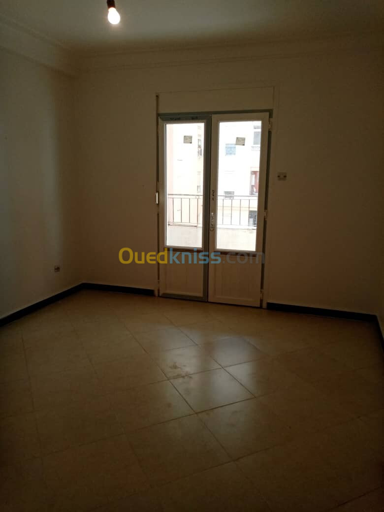 Location Appartement F4 Alger Souidania