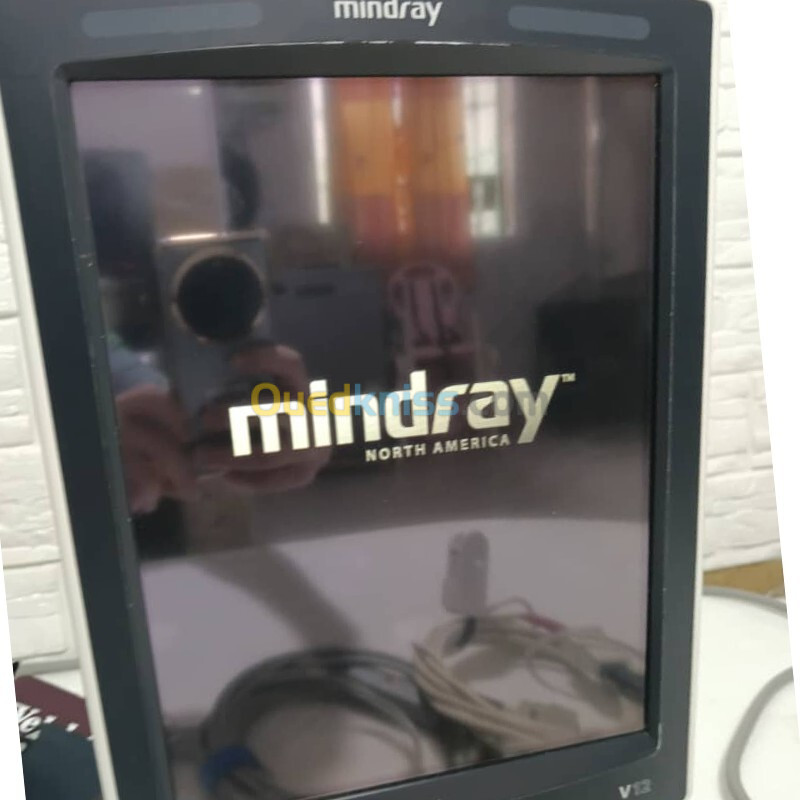 Moniteur Mindray V12 , 11 Paramètres avec accessoires