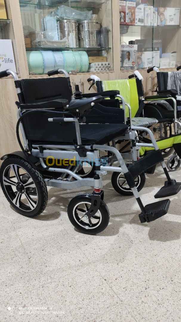 Fauteuil roulant Electrique pliable et léger