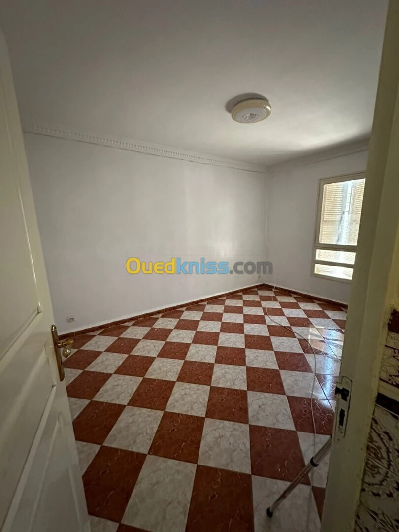 Location Appartement F4 Alger Kouba