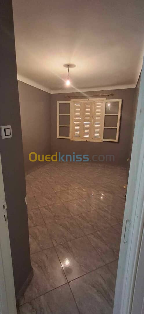 Location Appartement F4 Alger Draria