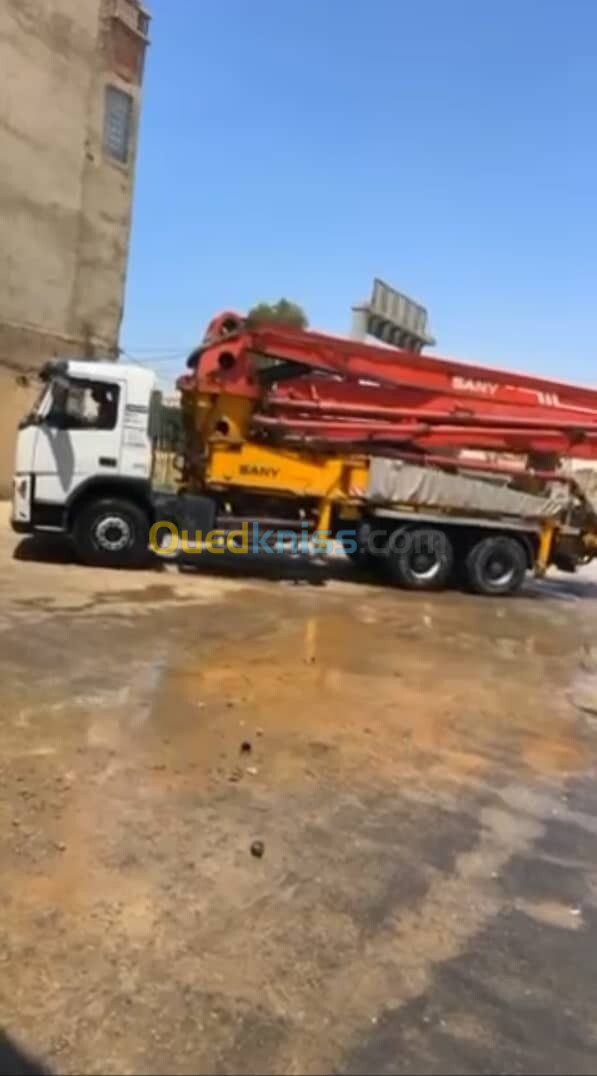 Pompe à béton sur camion