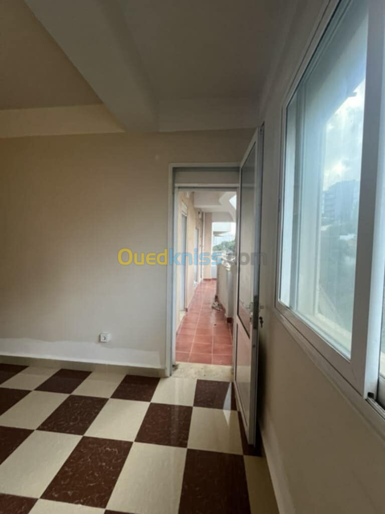 Location Appartement F4 Alger Hydra