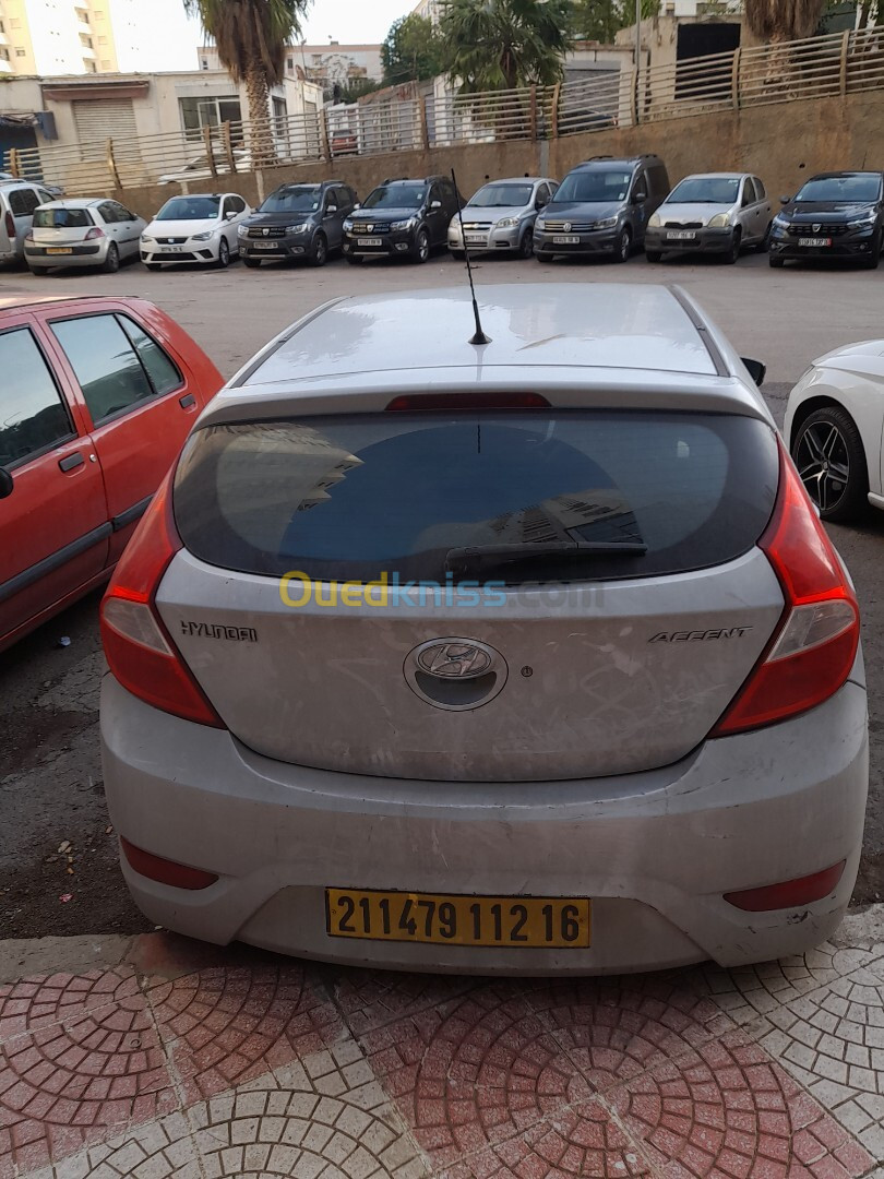 Hyundai Accent RB  5 portes 2012 Préstige