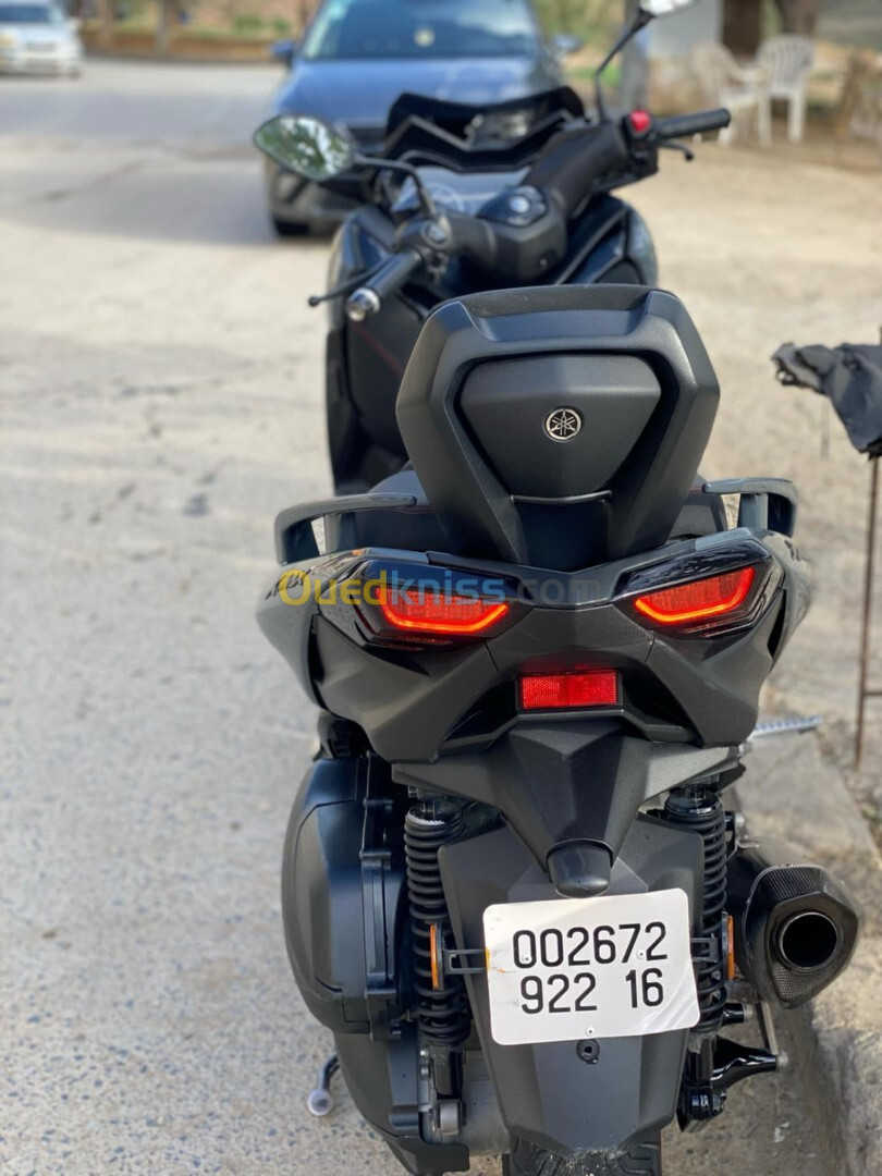 YAMAHA Xmax tech max 2022