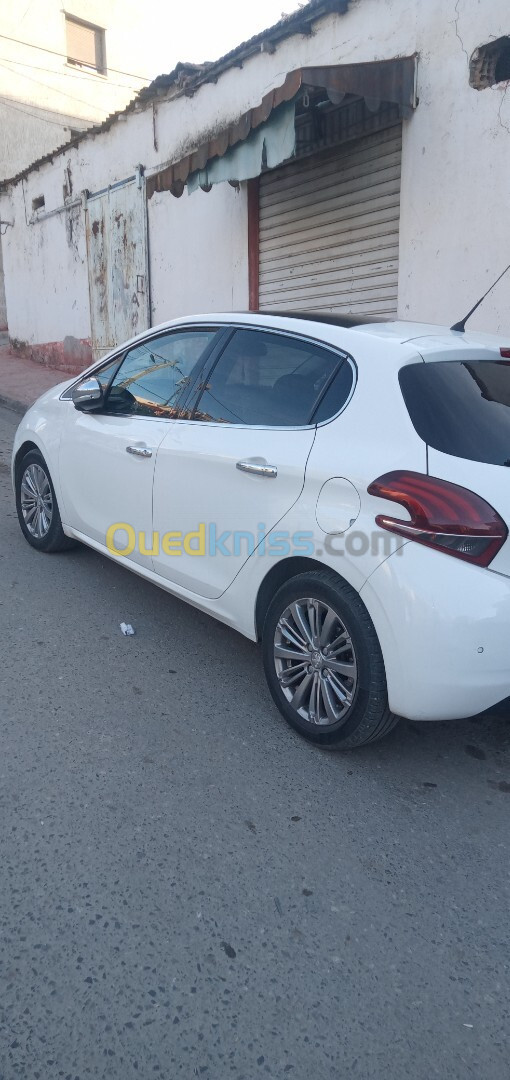 Peugeot 208 2018 Allure