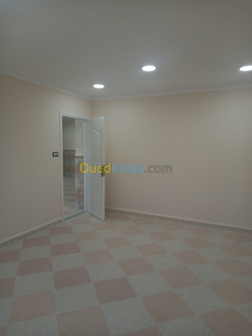 Location Appartement F3 Alger Les eucalyptus