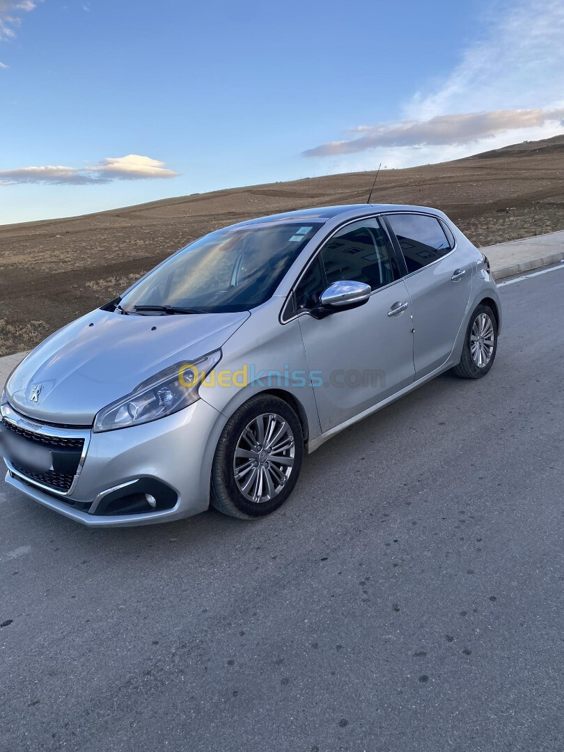 Peugeot 208 2015 Allure