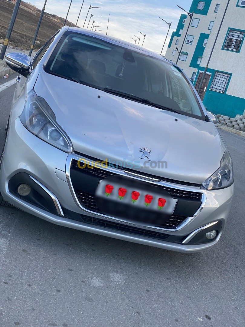 Peugeot 208 2015 Allure