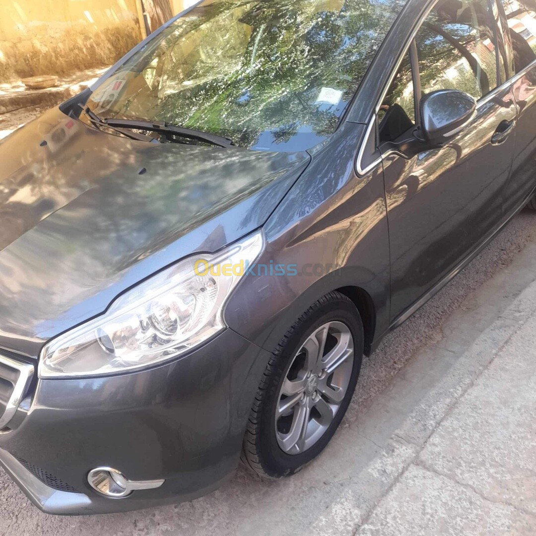 Peugeot 208 2014 Allure