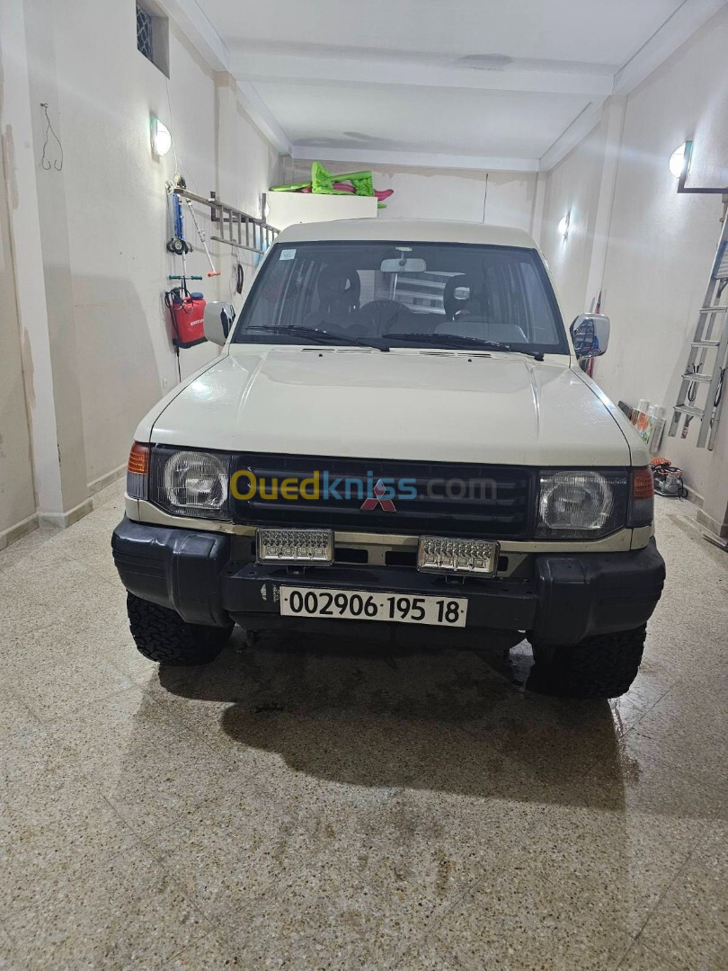 Mitsubishi Pajero Court 1995 Pajero Court