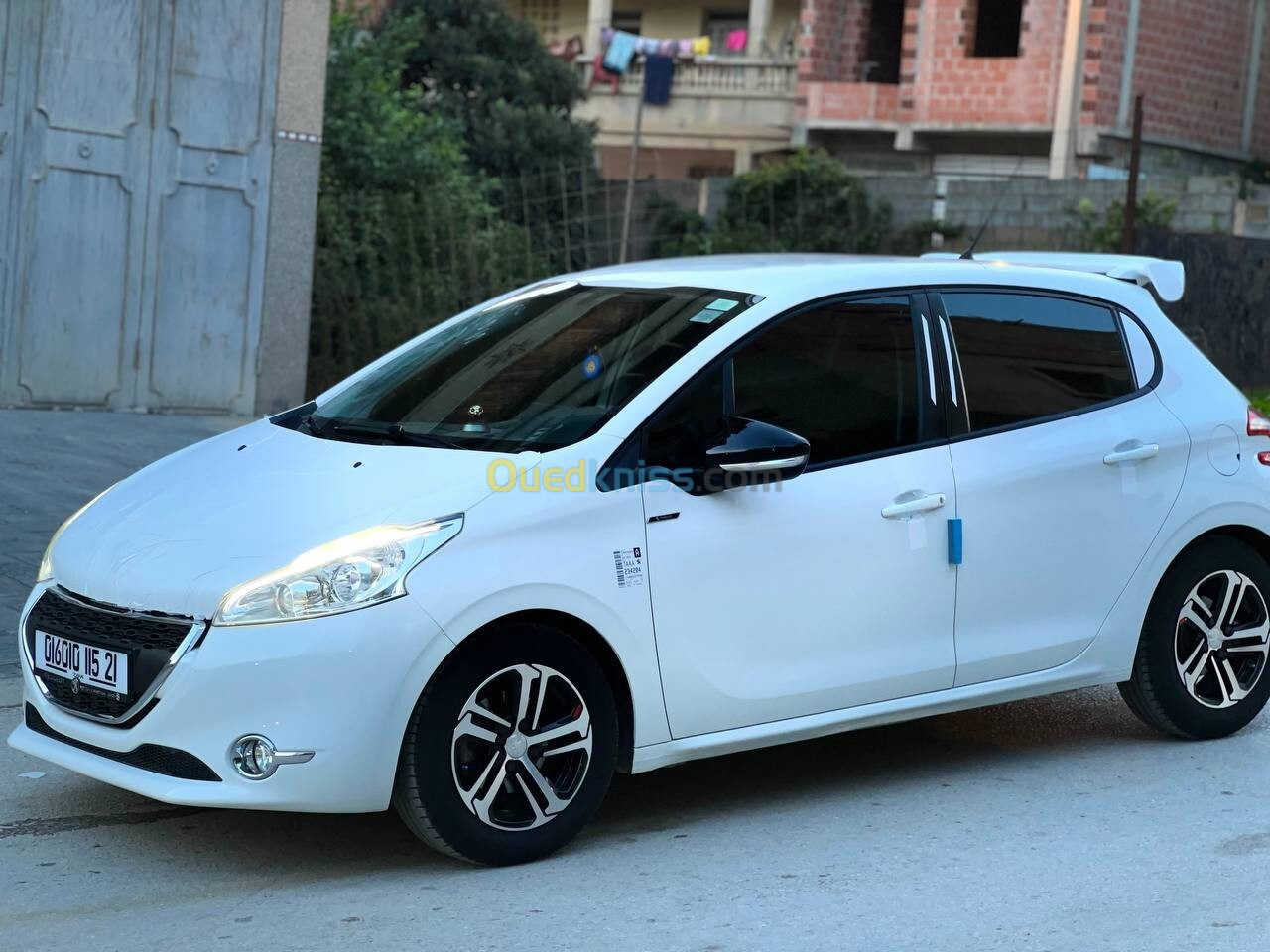 Peugeot 208 2015 208