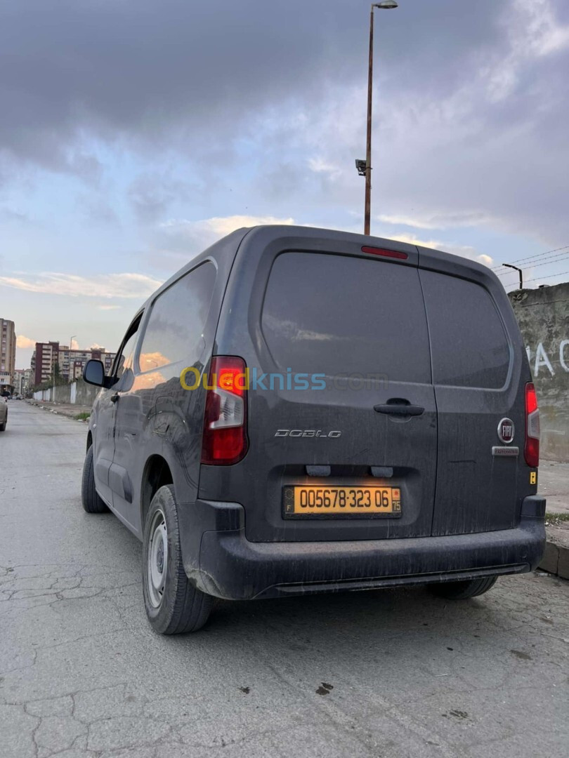 Fiat Doblo 2023 italien