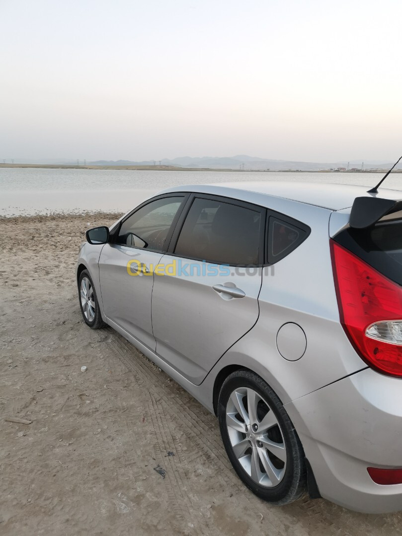 Hyundai Accent RB  5 portes 2011 Préstige