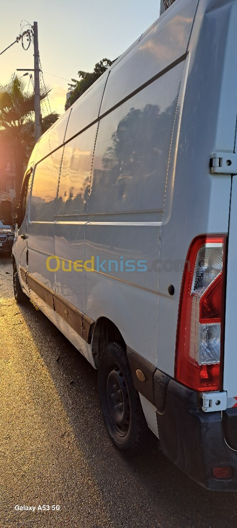 Renault Master 2012