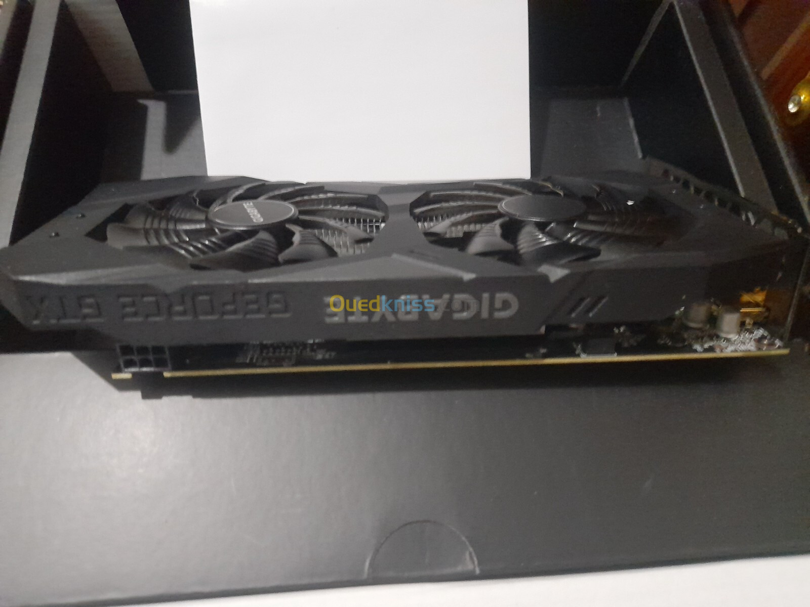 Gtx 1650 windforce 4gb / cpu I3 9100F /Carte mère Gigabyte B365M H 