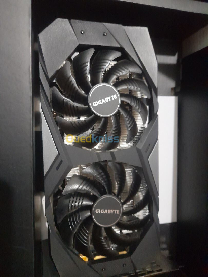 Gtx 1650 windforce 4gb / cpu I3 9100F /Carte mère Gigabyte B365M H 