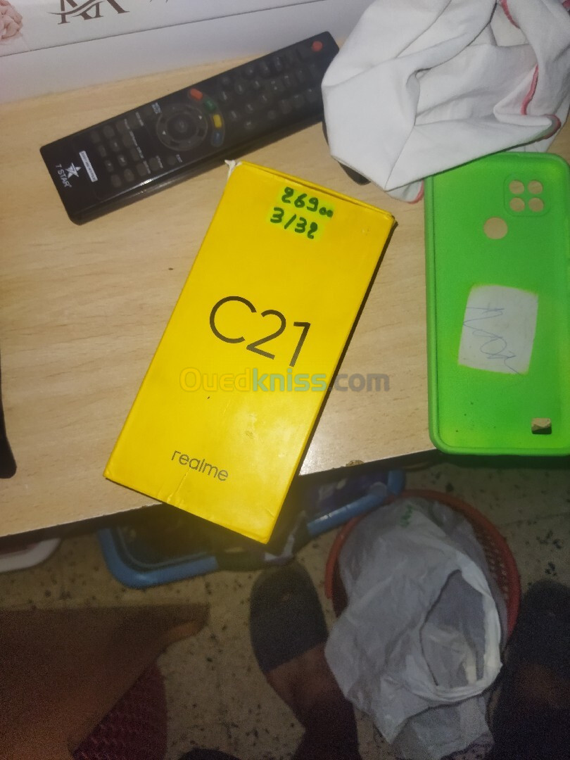 Realme C21